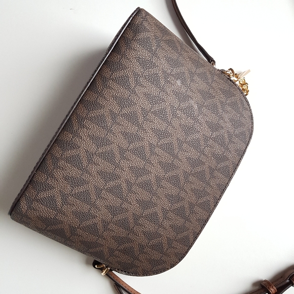 NWT Michael Kors Lg Dome Crossbody Brown Leather - Picture 3 of 4